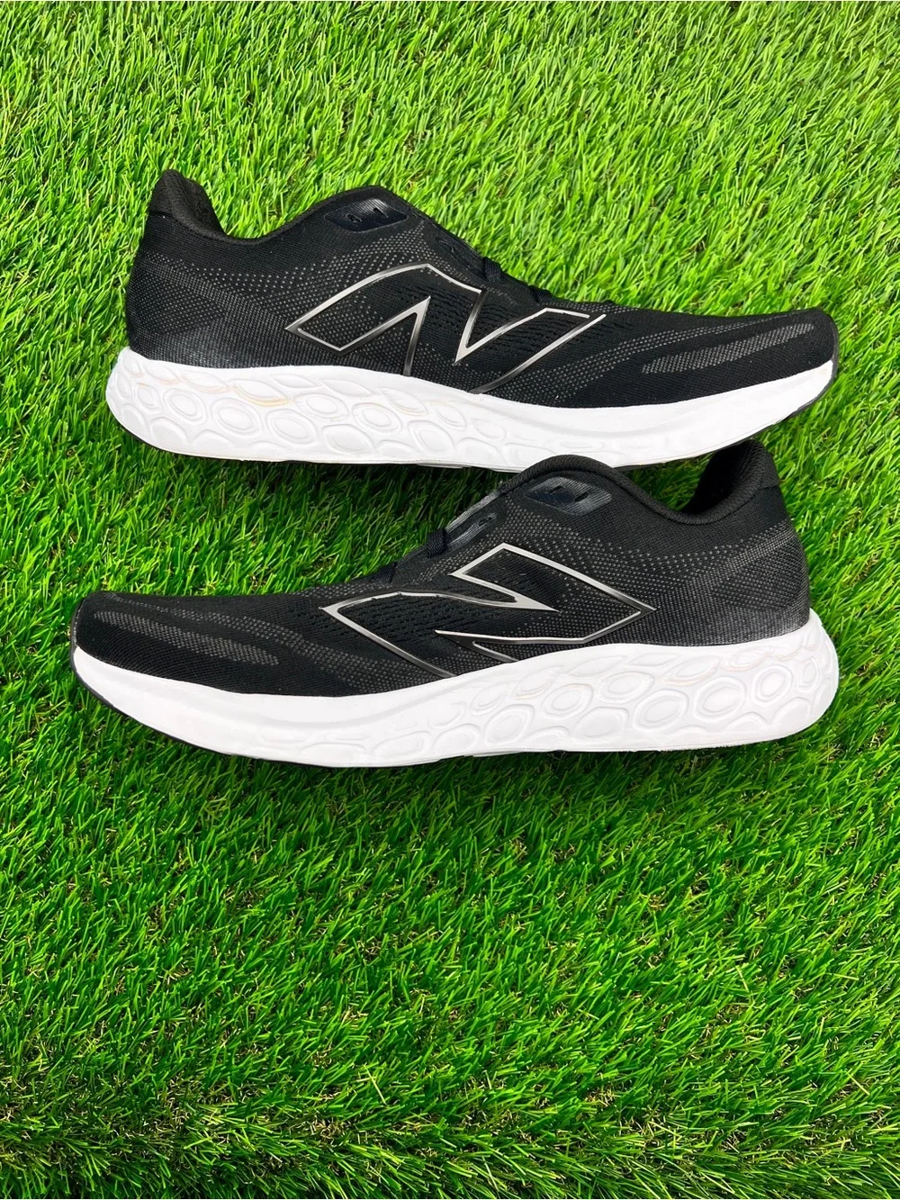 New Balance Fresh Foam 680v8 Men’s Walking Gym Running Shoes Black White - 13